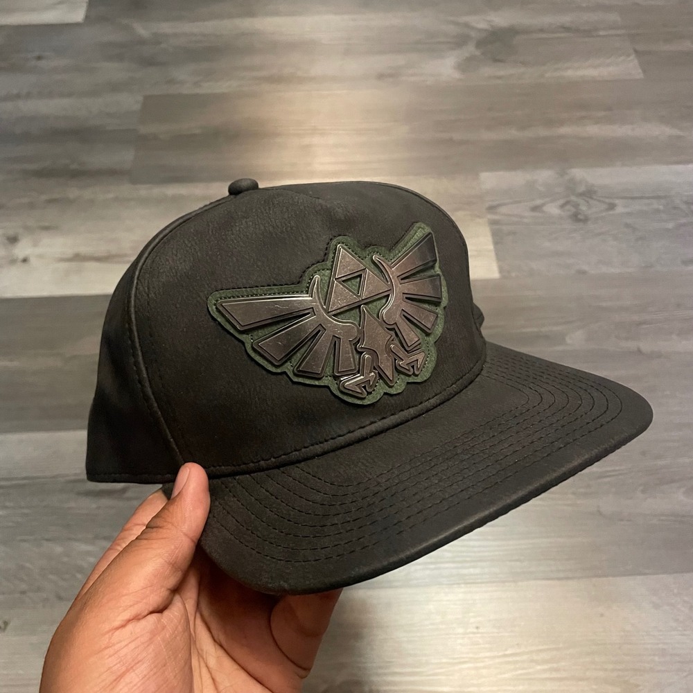 Nintendo Legend of Zelda Hyrule Crest Black Snapback Hat Bioworld New NWT OSFM